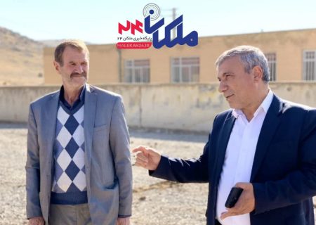 بازدید فرماندار شهرستان لیلان از روند احداث چمن مصنوعی مدارس منطقه لیلان