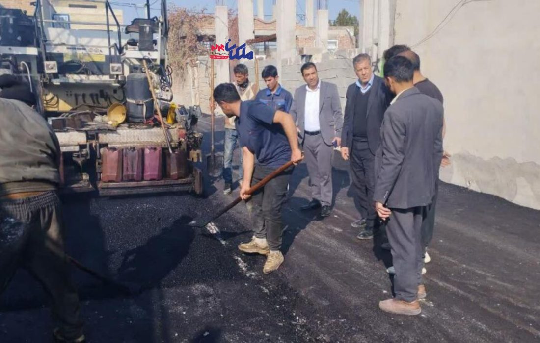 بازدید فرماندار و بخشدار مرکزی ملکان از پروژه آسفالت معابر روستای ملاسراب