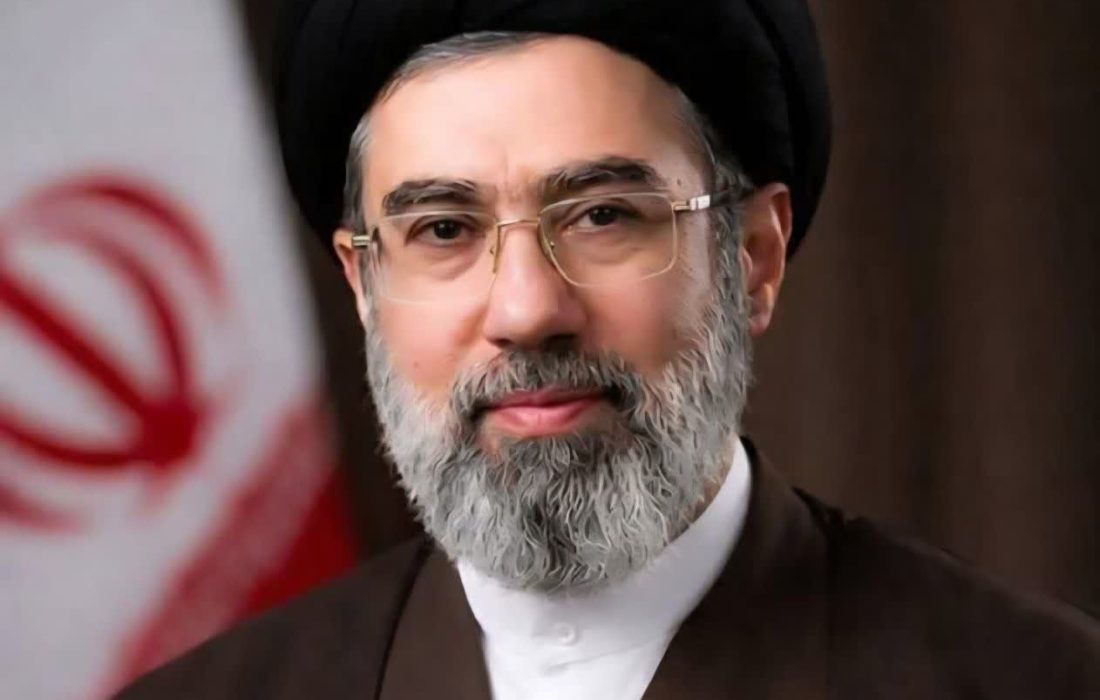 آیت الله سید مجتبی حسینی خامنه ای به عنوان سومین رهبر انقلاب اسلامی ایران معرفی شدند