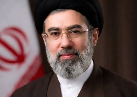 آیت الله سید مجتبی حسینی خامنه ای به عنوان سومین رهبر انقلاب اسلامی ایران معرفی شدند