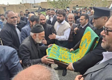 تکریم خانواده معظم شهید سالا‌امامی‌فر و جانباز سرافراز حجت فتوحی در شهرستان ملکان