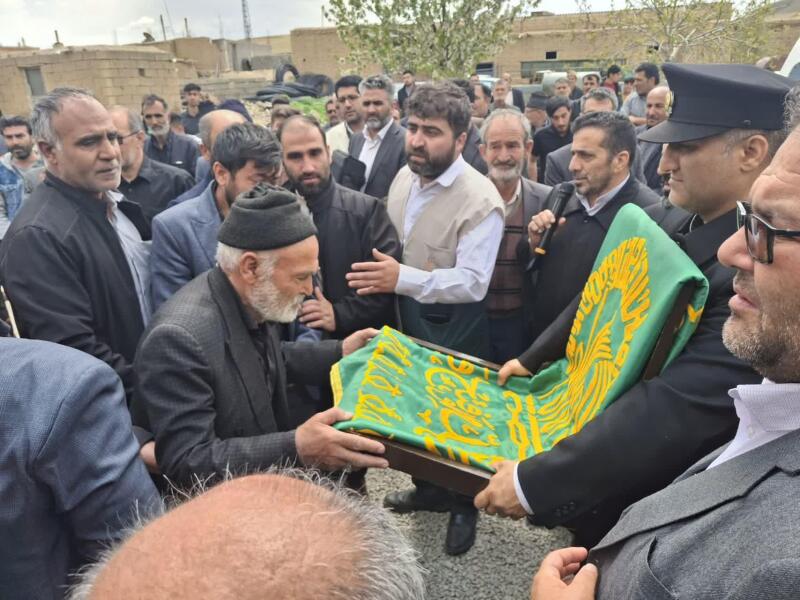 تکریم خانواده معظم شهید سالا‌امامی‌فر و جانباز سرافراز حجت فتوحی در شهرستان ملکان