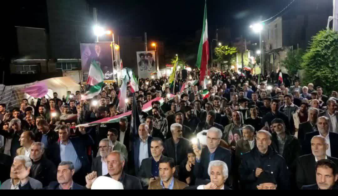 صیانت از حریم وطن در سنگر خیابان با پرچمداری ملکانی‌های باصلابت