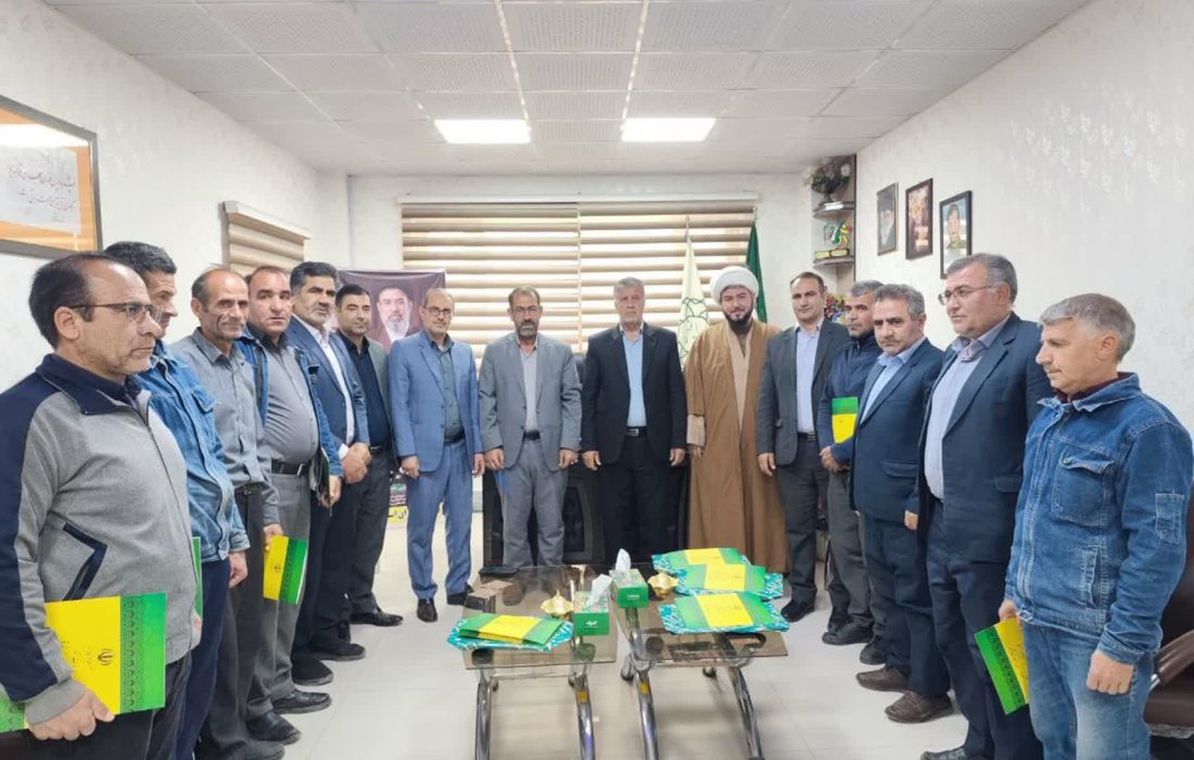 تجلیل از کارگران و شوراهای شهر مبارکشهر همزمان با روز ملی شورا و روز کارگر