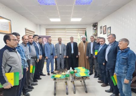 تجلیل از کارگران و شوراهای شهر مبارکشهر همزمان با روز ملی شورا و روز کارگر